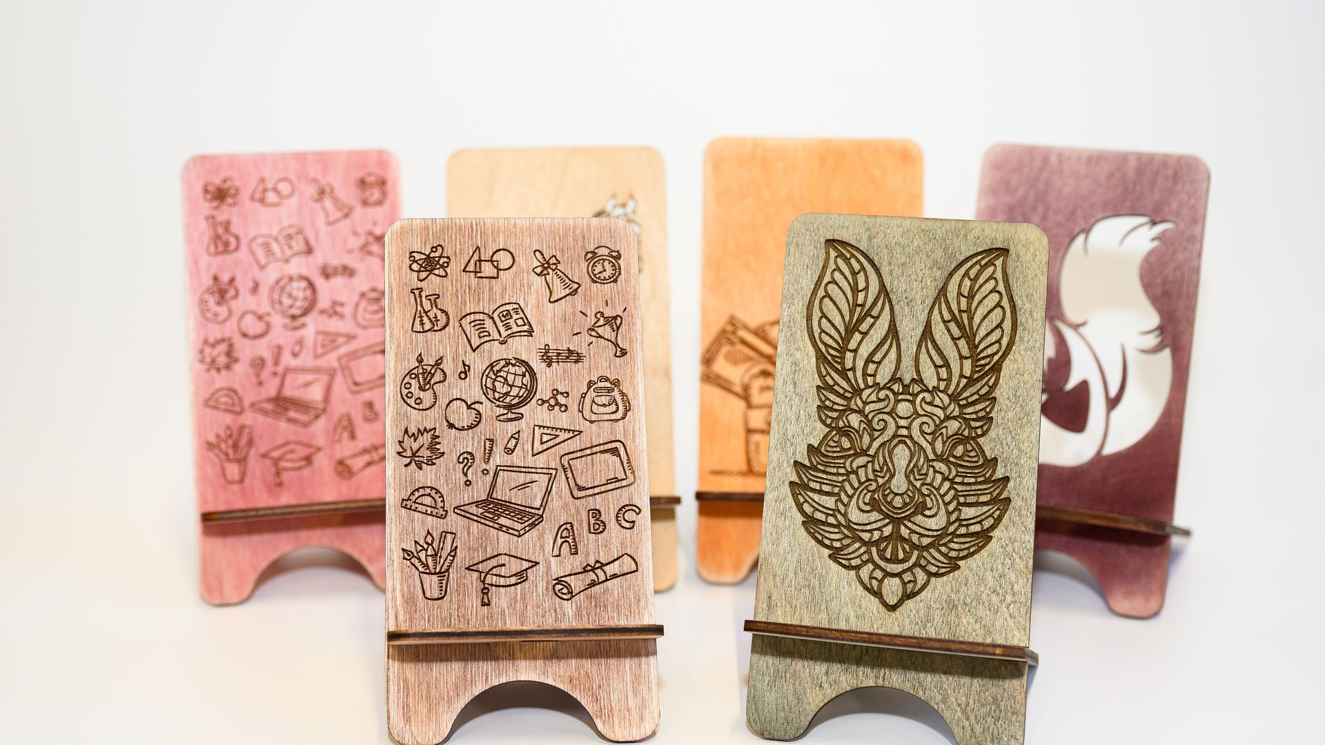 Мастер-класс по лазерной резке «Подставка под телефон»