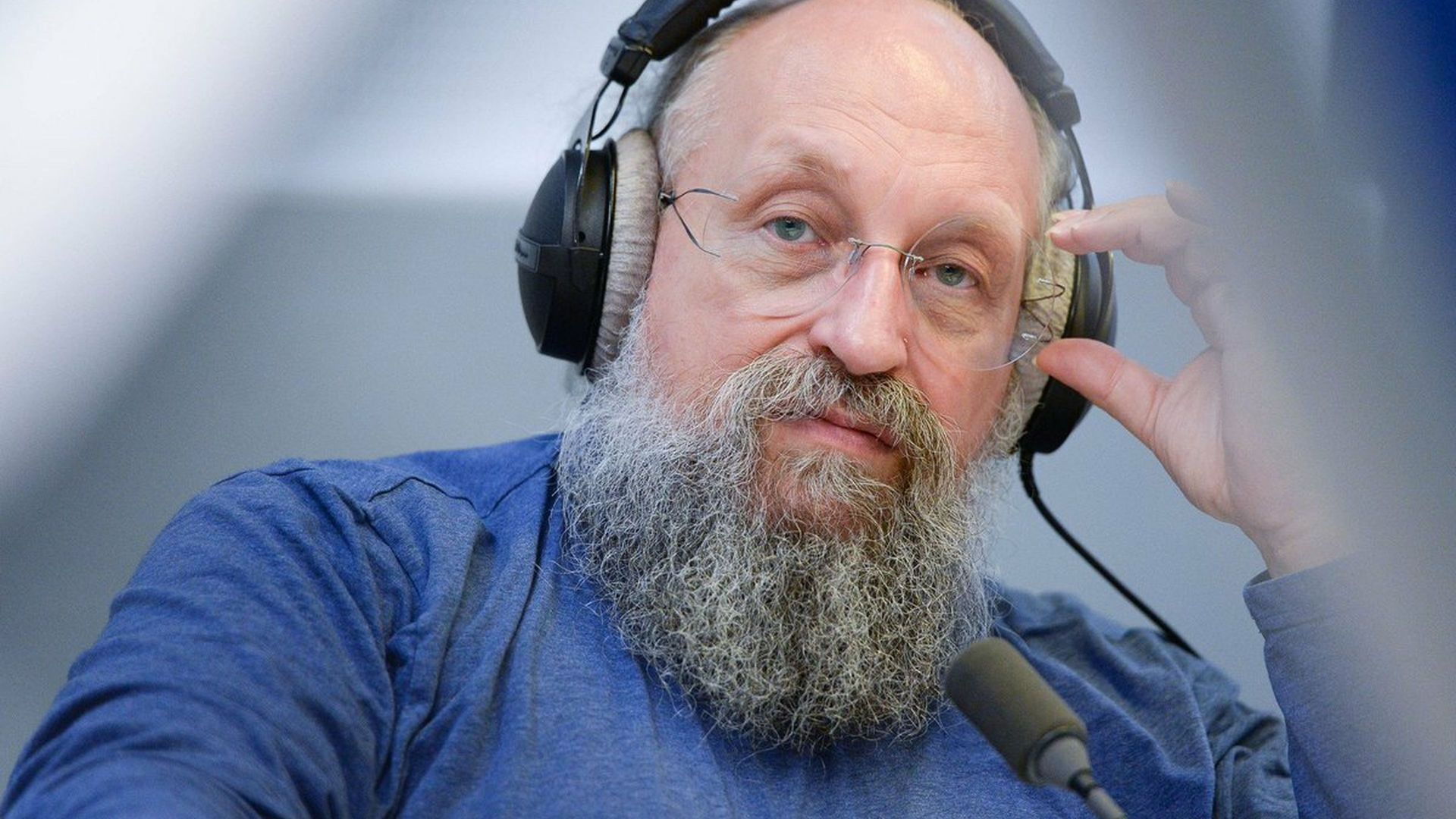 Онлайн-встреча с Анатолием Вассерманом в Интеллектуальном клубе «Что? Где? Когда?»