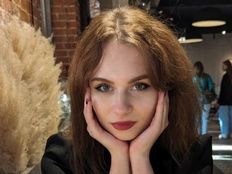 Анастасия Шевелева, Продавец книжного магазина